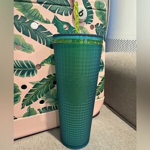 2 for $20 NWT Starbucks 2022 Soft Touch Matte Green Grid Venti 24 Ounce Tumbler